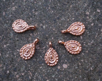 Ciondolo a goccia in rame, 19 x 11 mm, macramè, acchiappasogni e gioielli~