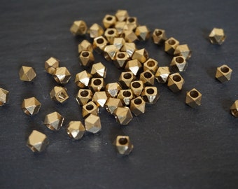 Perles en laiton 4,5 x 5 mm, losange, carré, macramé, attrape rêve et bijoux+