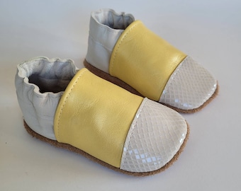 baby slippers in soft leather - birth gift - "Eugénie" model in lemon and ivory leather