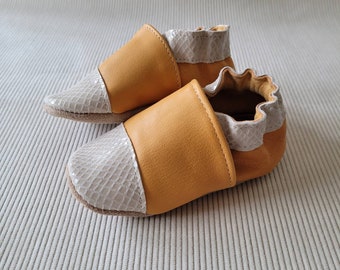 Baby slippers in soft leather - birth gift - orange "Eugène" model and ivory scales