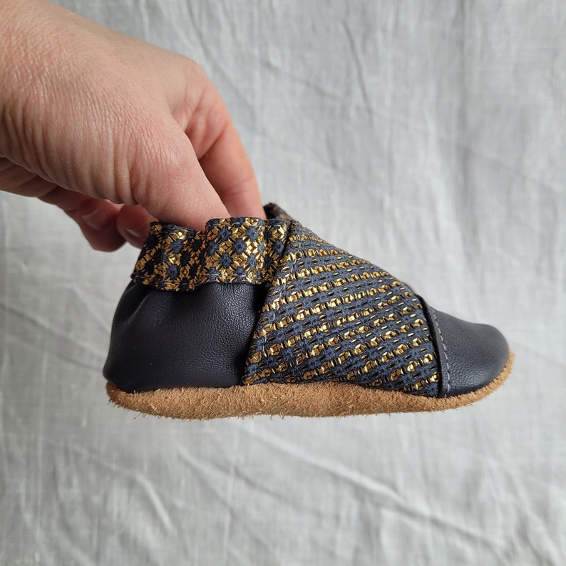 soft leather baby slippers birth gift Eugène model in anthracite and gold leather image 3