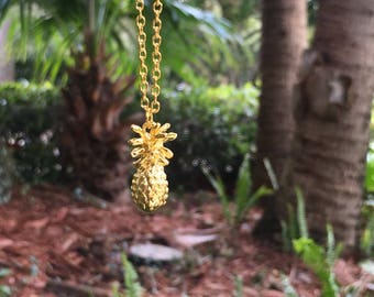 Be a pineapple necklace