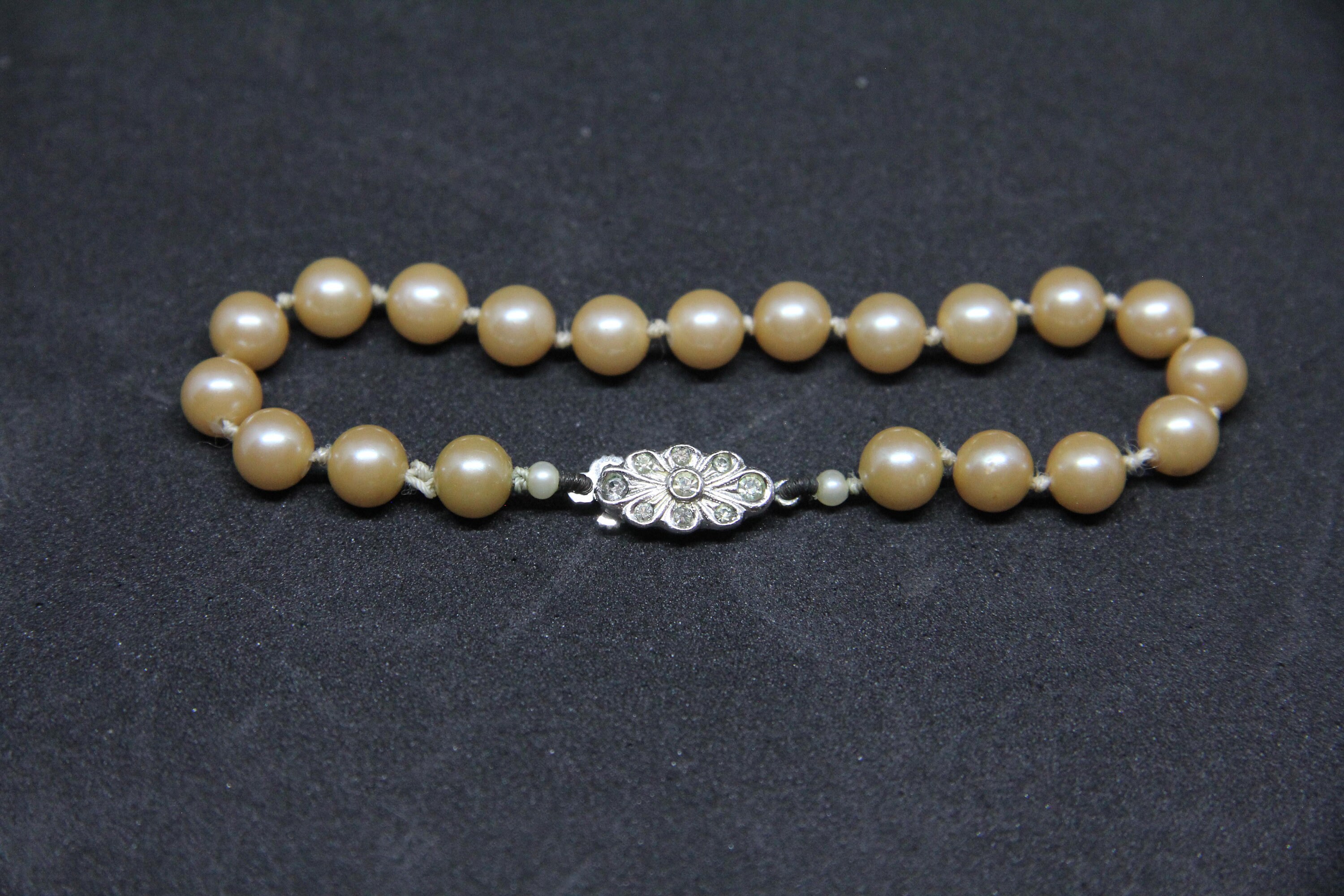 Pompadour Pearls Simulated pearls for a 