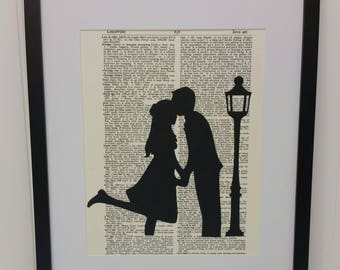 Man and Woman Kissing by Lamp Post - Man and Woman Art - Love Silhouette - Silhouette Poster - Silhouette Wall Art