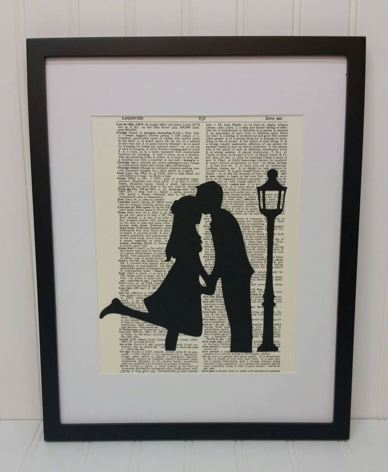 Man and Woman Kissing by Lamp Post  Man and Woman Art  Love image 0