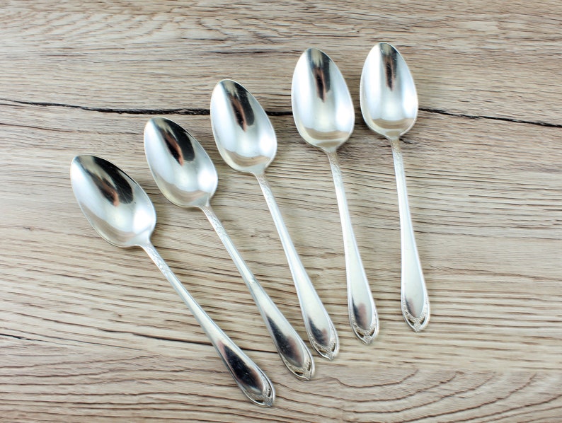 Wedding table Silverware 1847 Rogers Bros 1950 20 Piece Antique Silver Plated Cutlery Silver Flatware Lovelace 5 Place Settings of 4
