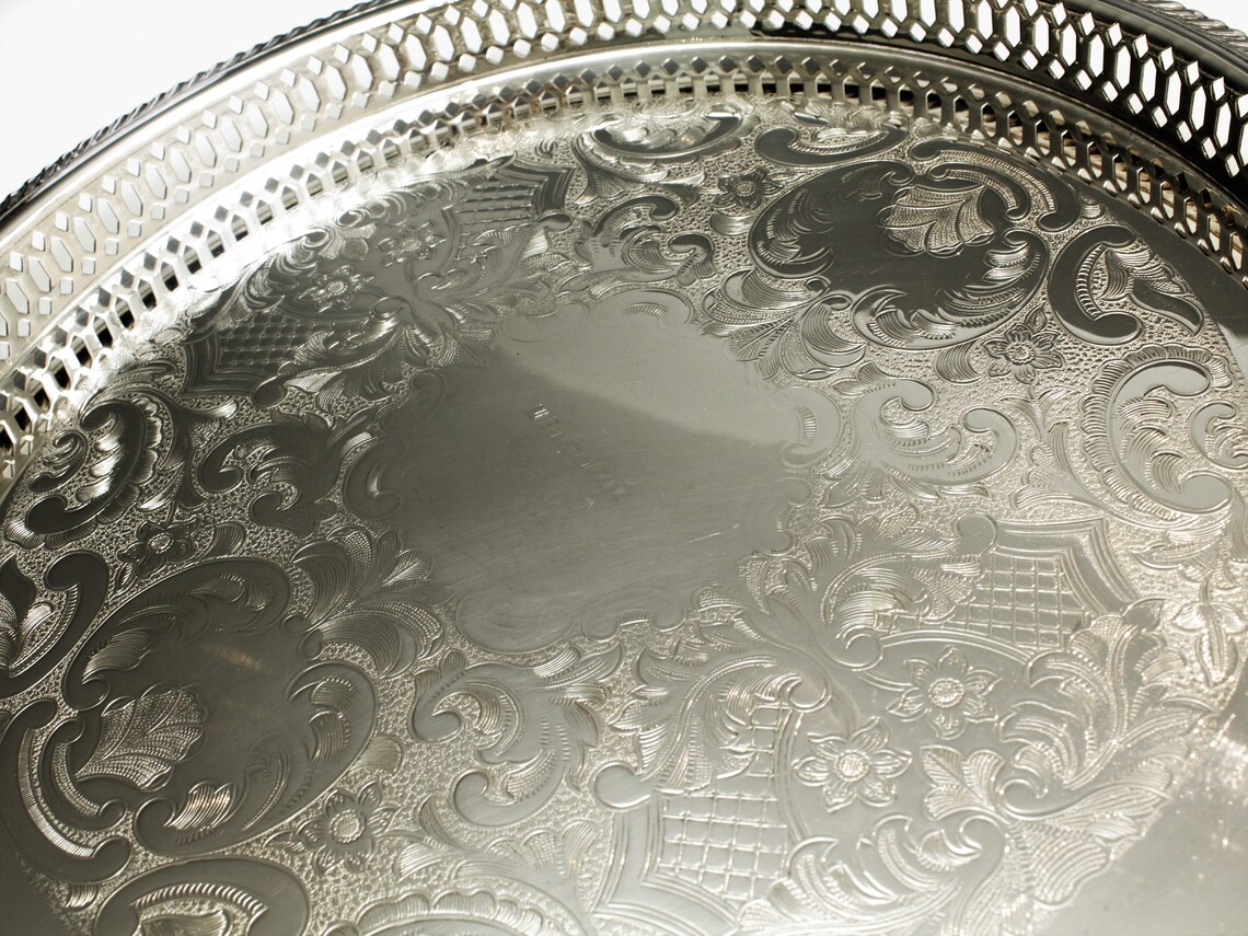 Bandeja de plata decorativa de 13 borde elevado pies | Etsy