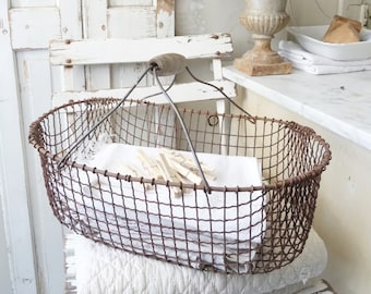 very old sturdy harvest basket / potato basket 24744
