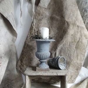 ancien vase Médicis en fonte de France - ancienne couleur grise 26599 français Décor de ferme