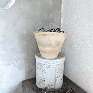 antique French resin pot without resin residue VI 33380 French farmhouse pot