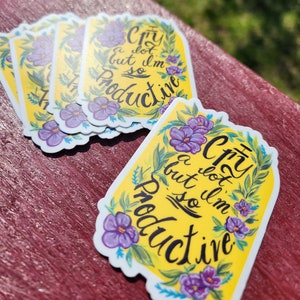 Vinylsticker Taylor Swift Can Do It With Broken Heart I Cry A Lot But I'm So Productive 2,21 x 3 inch