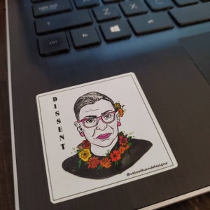 Ruth Bader Ginsburg 2x2 vinyl sticker bild 3