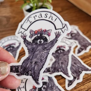 Adesivo de vinil Trash Panda Celebratory Raccoon 2,01 x 3 polegadas