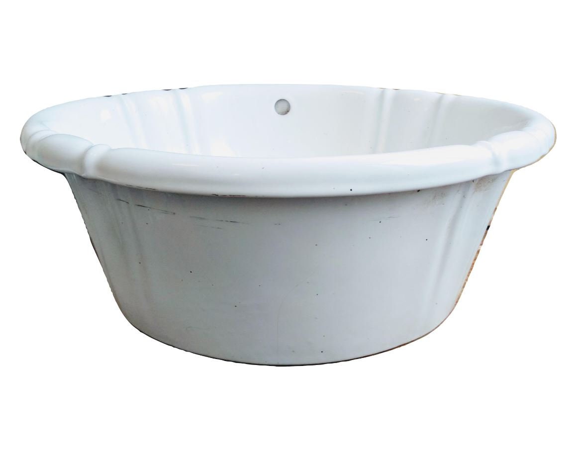 Vintage Brésilien Incepa Made White Ceramic Bathroom Cloakroom Sink Faucet Hand Crafted Traditional