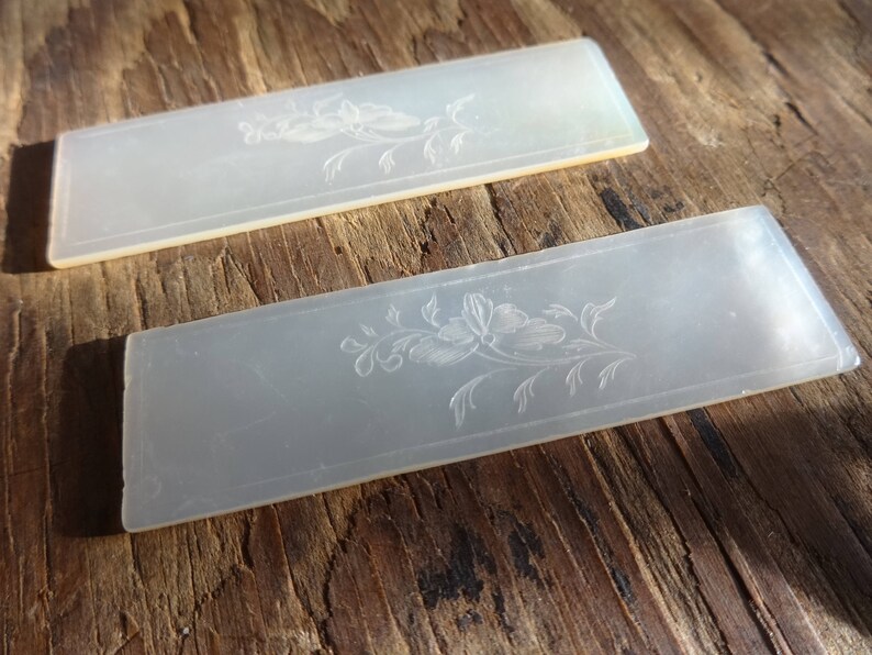 Antique Chinese INDIVIDUAL Mother Of Pearl Lotus Flower Rectangular Gaming Chip Counter Token Hand Carved c1800-1850/'s EVE de France