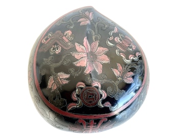 Vintage Asian Chinese Heavens & Eternal Life Peach Black Lacquer Storage Box Dish Bowl Platter Decorative Table circa 1950-60's / EVE