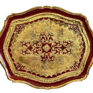 Bandeja de servicio italiana vintage florentina de madera roja dorada de Florencia, mediana, decorada con asas, c1970-80 / EVE de France