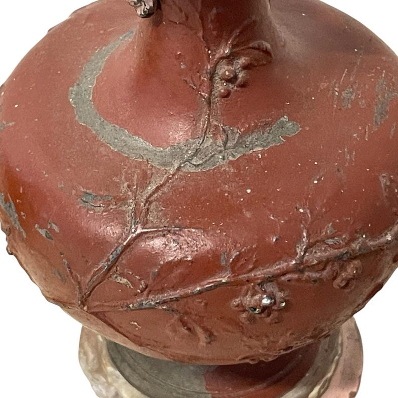 Antique Pair of Art Nouveau Metal Painted Chippy Vases with Stone Bases Applied Cherub Figures c1890's / EVE immagine 17
