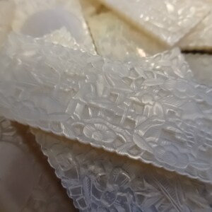Antique Chinese INDIVIDUAL Mother Of Pearl Deep Carved Gaming Chips Counters Tokens Hand Carved Engraved circa 1800-1820's / EVE de France