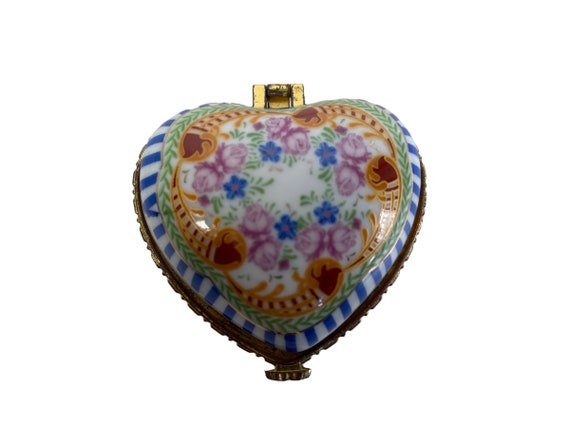 Vintage Pill Ring Box Heart Shape French White Pi… - image 4