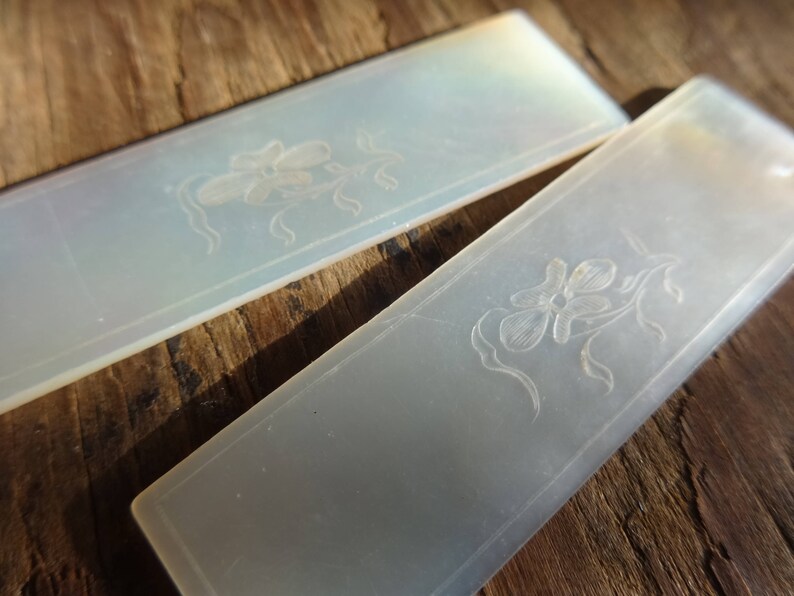 Antique Chinese INDIVIDUAL Mother Of Pearl Lotus Flower Rectangular Gaming Chip Counter Token Hand Carved c1800-1850/'s EVE de France