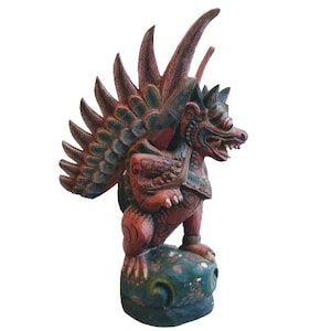 Vintage balinais d&#39;Asie du Sud-Est ailé en bois Singha Singa Lion Dragon sculpture ornement en bois style Art Bali c1950-60&#39;s / EVE