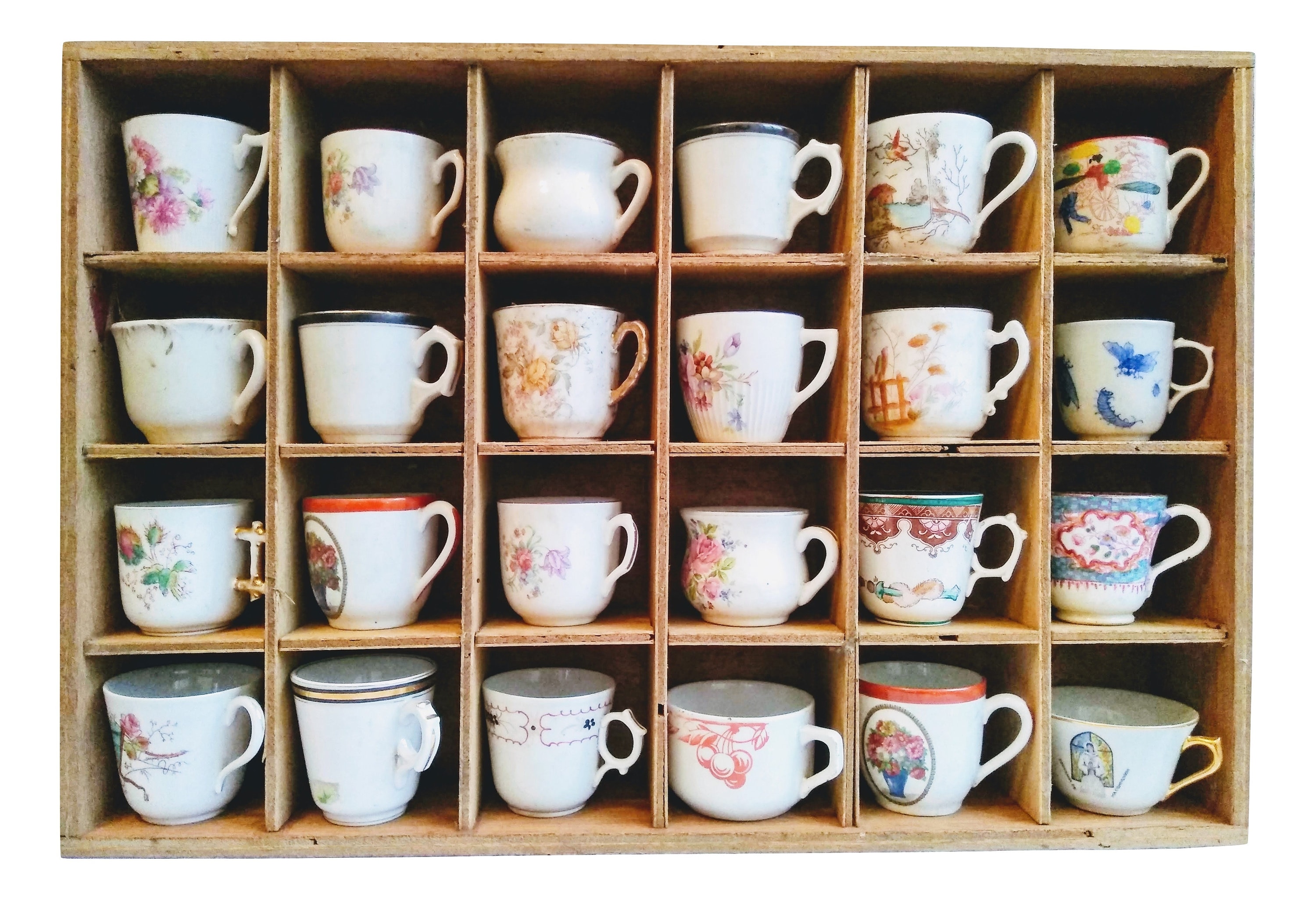 Antique & Vintage Français Ceramic China Coffee Espresso Small Cup Cups Collection Wall Hanging Disp