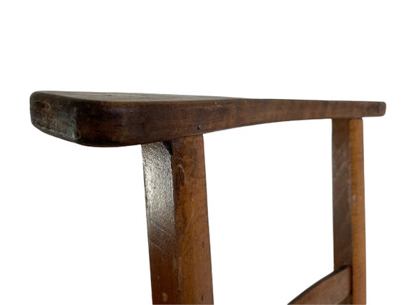 Vintage Français en bois de raphia, osier marron bois tissé prière tabouret  à genoux basse petite chaise siège d'enfant Design Tabouret c1960-70's /  EVE -  France