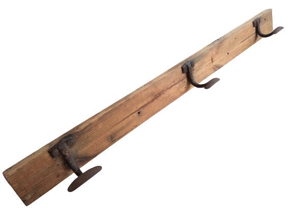 Vintage Français Bois Rouillé Crochet Étagère Cintre Decor Affichage Hallway Cloakroom Stable Shed P