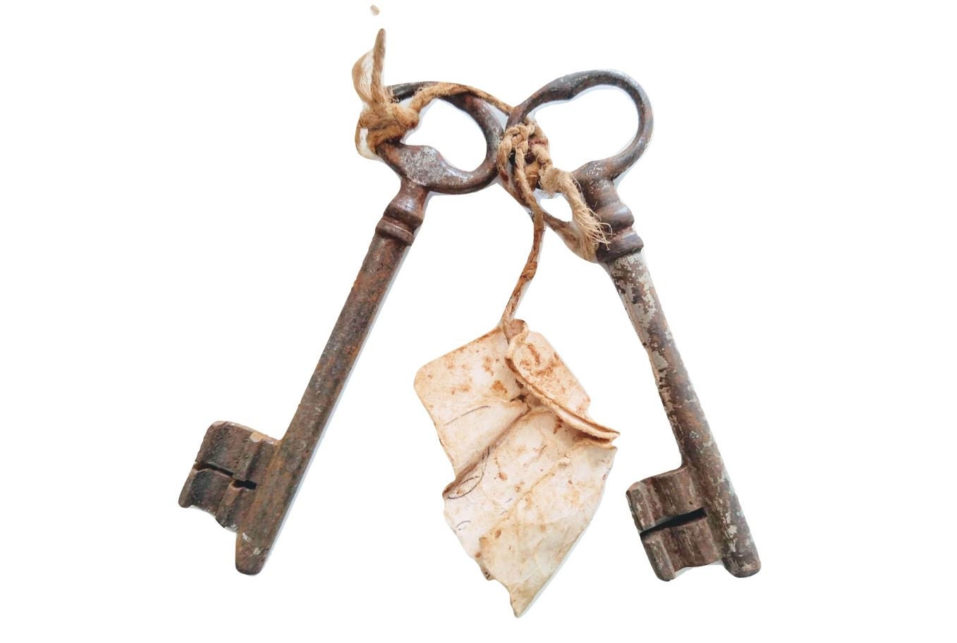 Antique Français Collection Medium Rusty Iron Key Comme Trouvé sur String Cupboard Tiroir Keys Porte