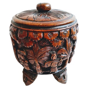 Vintage South Pacific Protective Spirit Palm Trees Decorative Wooden Carved Decorated Round Lidded Storage Box c1970&#39;s / EVE de France