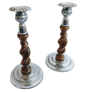 Vintage engelsk Barley Twist Wood Silverfärgad metall ljusstake ljusstake kandelaber ljus ljus c1960-70-tal / EVE de France