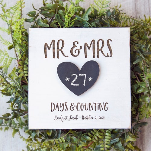 Wedding Countdown Plaque Bride Groom Engagement gift Personalised