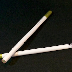 Crayon de couleur Irojiten de Tombow - Vert mousse D-16