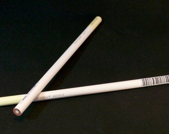 トンボ鉛筆 色辞典 色鉛筆 ワックスイエロー LG-4 - Etsy 日本