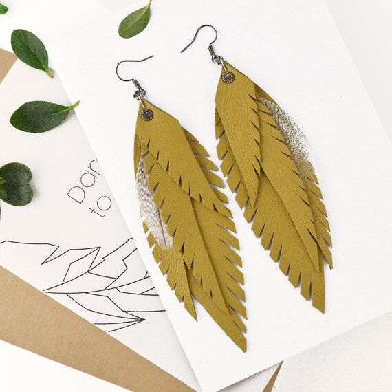 Boho yellow feathered earrings Boho yellow feathered earrings