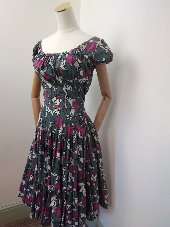 1950s peasant grey pink novelty print dress - image 4