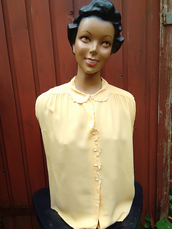 1930s/40s yellow blouse
