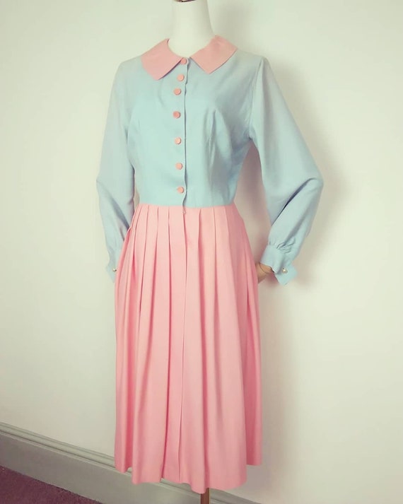 1940s pink and blue shirtwaister dress