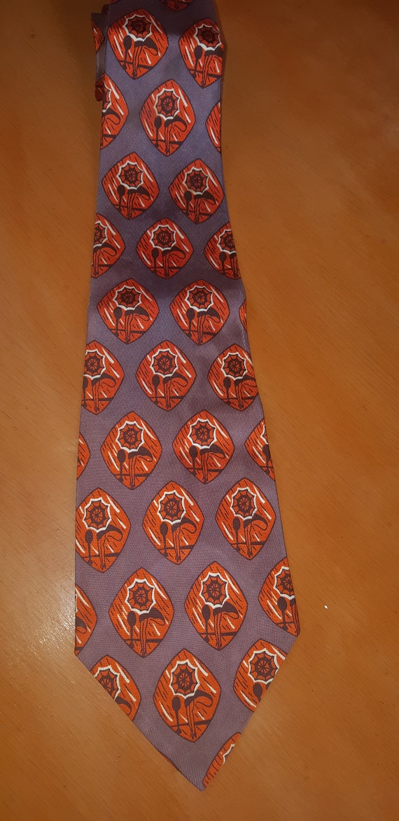 1940s novelty print girl and umbrella tie