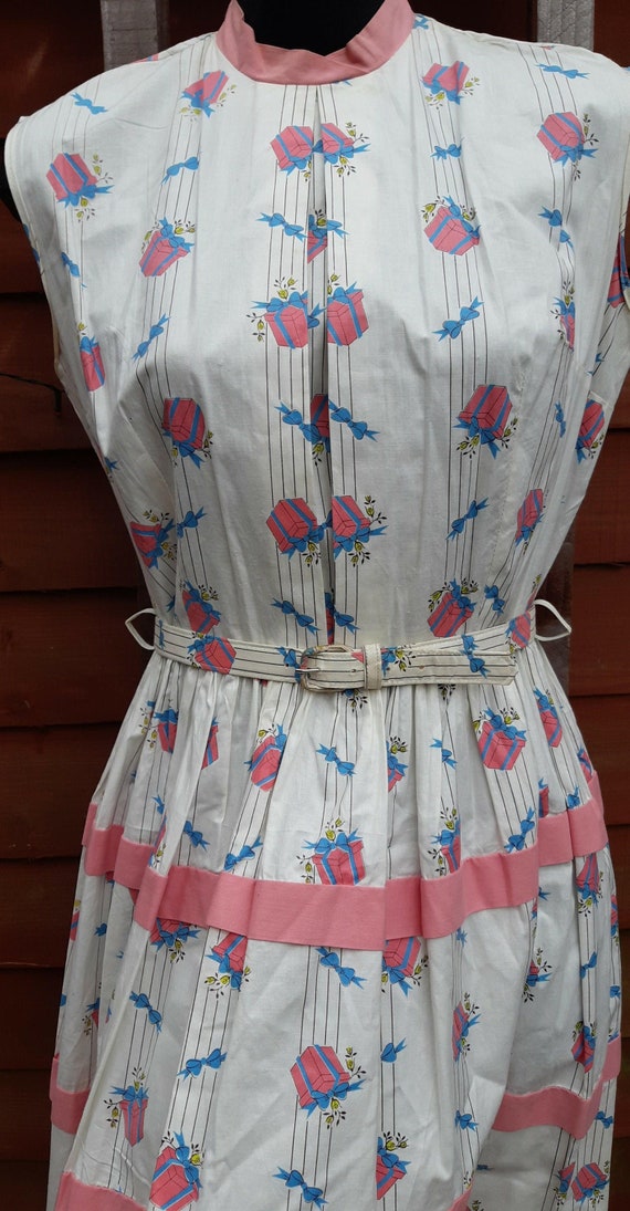 1950s novelty print dress