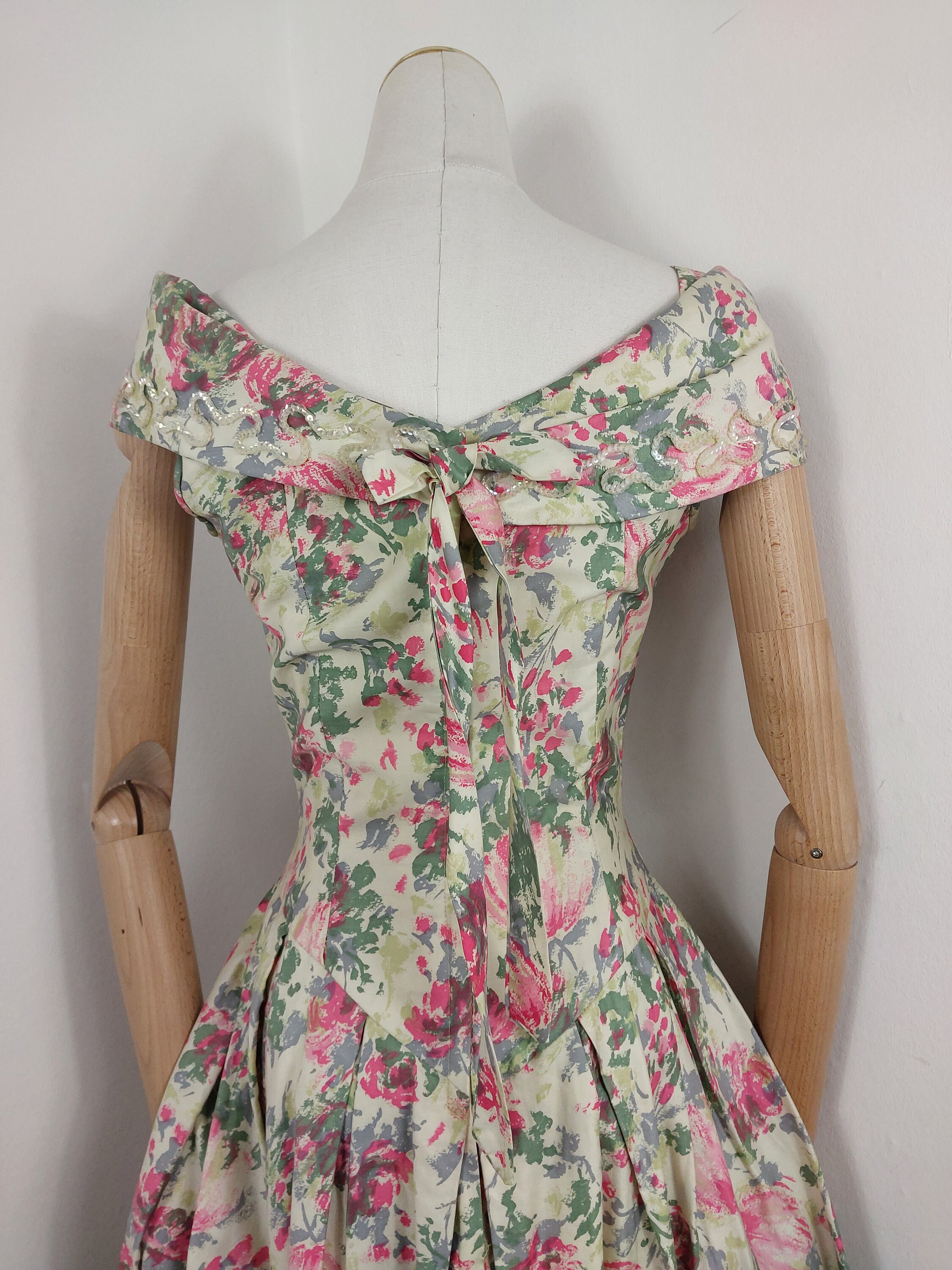 1950s Boat Neck Soft Floral Dress Etsy Canada