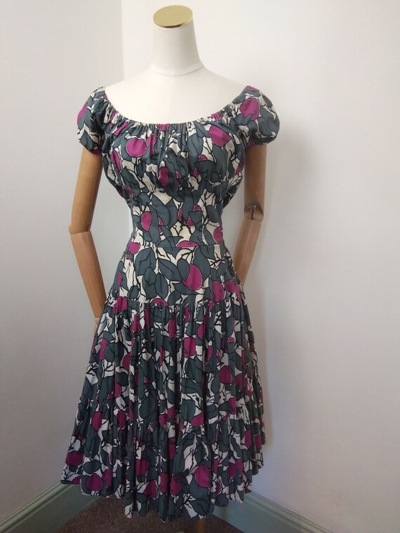 1950s peasant grey pink novelty print dress - image 5