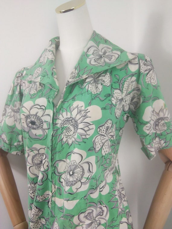 1940s Green floral housecoat - image 6