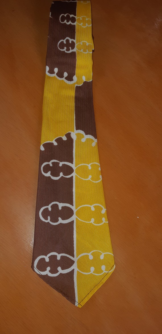 1940s yellow cloud tie