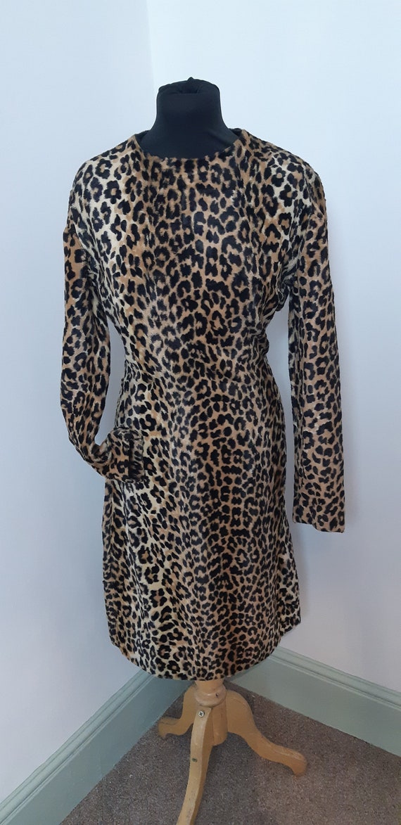 1950s Leopard print wiggle dress