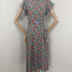 70s does 1930s40s style ditsy floral dress