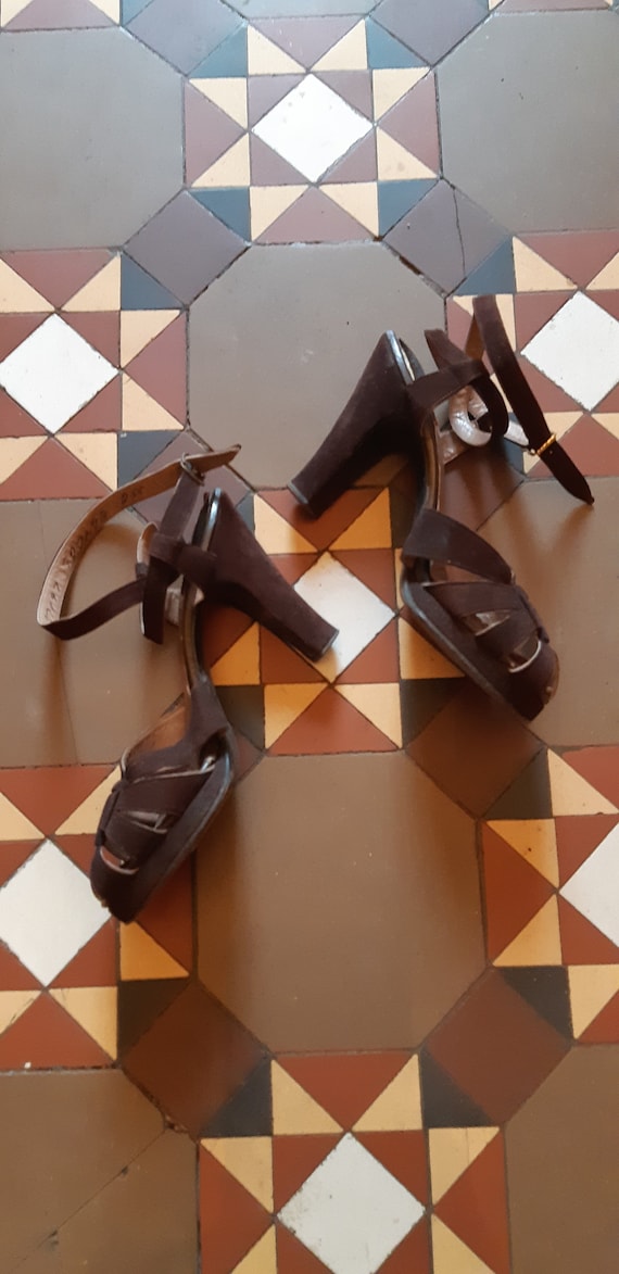 1940s Brown suede heels