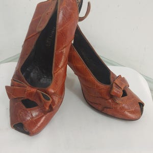 1940s Peep toe slingback shoes