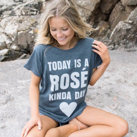 Mob Ung dame influenza Rosé Kinda Day Womens Slogan T-shirt - Etsy Australia